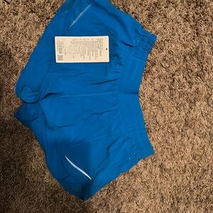 Lululemon Hotty Hot LR Short 2.5” Lined. Poolside Blue